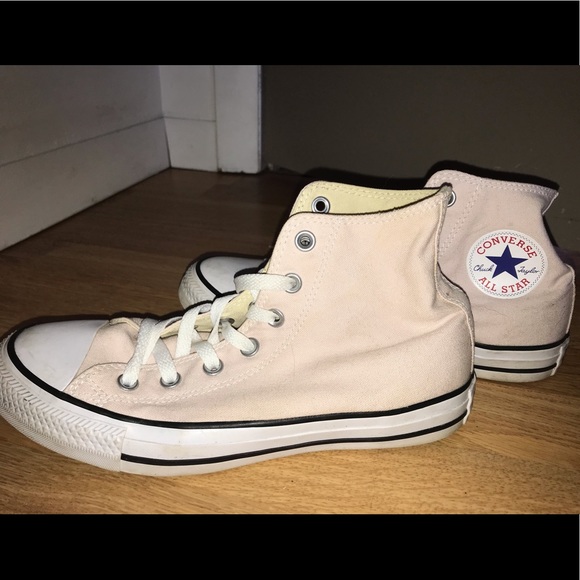 blush converse